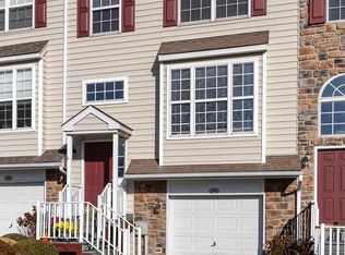 204 Yorktown Ct, Malvern, PA 19355