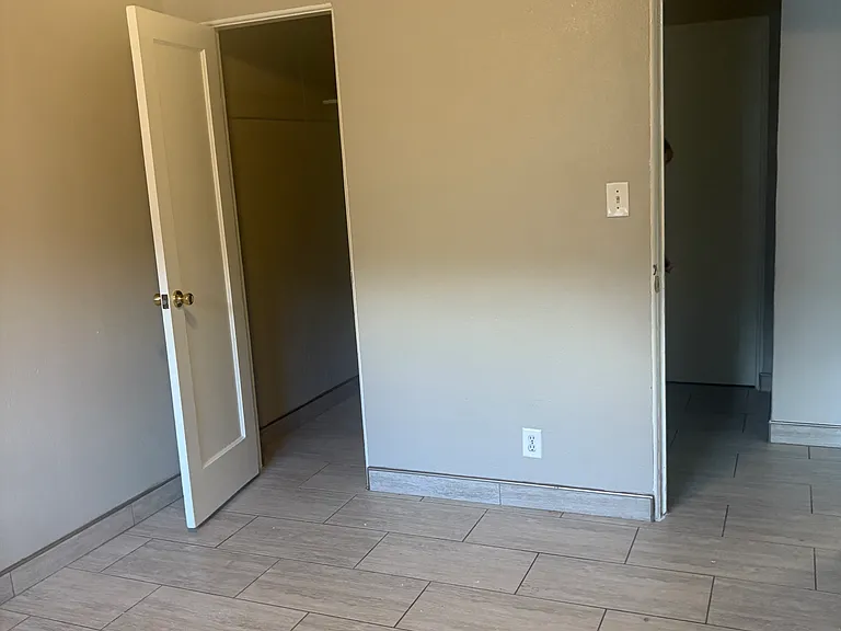 1416 Clinton St — Photo 6