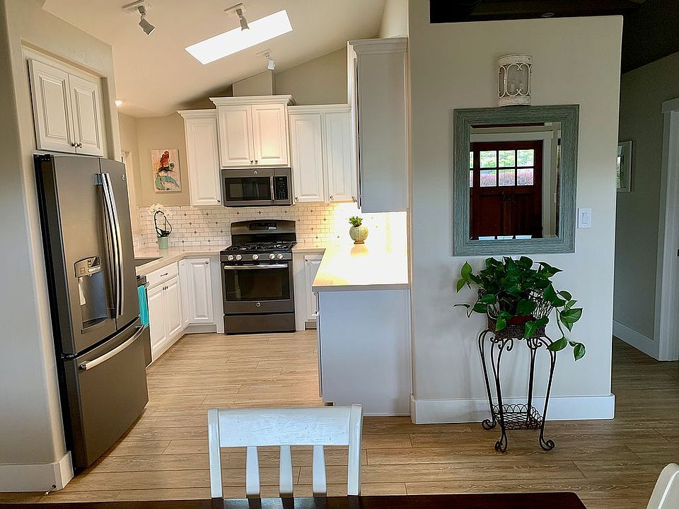 1st image of 4330 Gladys Ave
