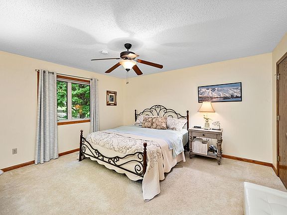 5th image of 4151 Valley View St