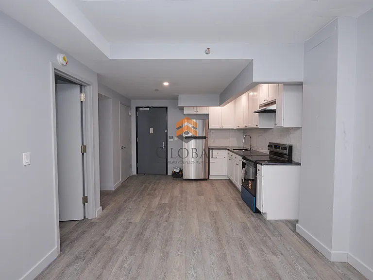 1985 Jerome Ave #2B — Photo 5
