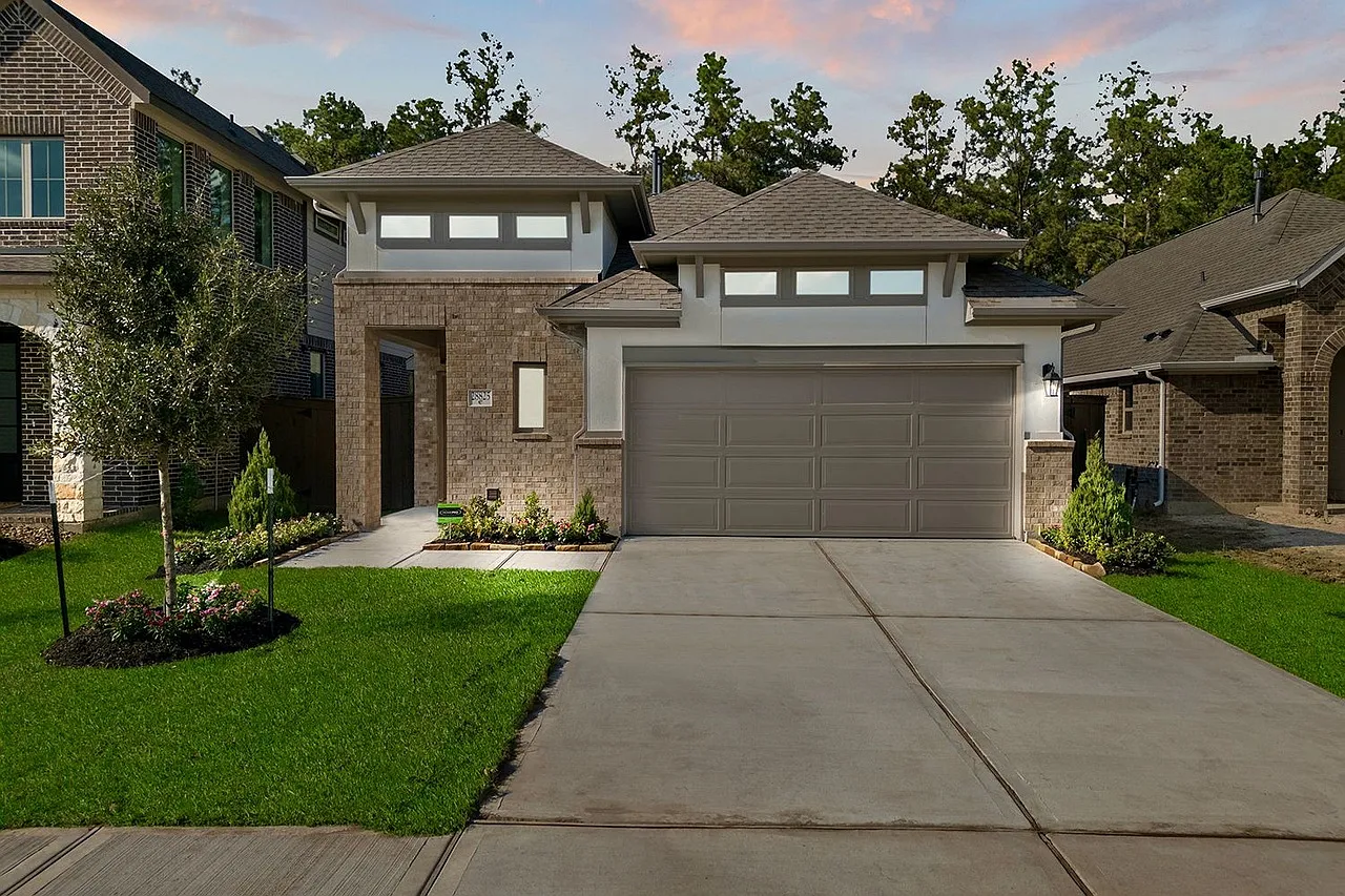 4 bed, 2000 sqft, $2,350 — Photo 1