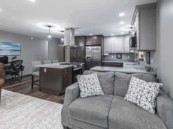 6062 Grubb Rd, Erie, PA 16506