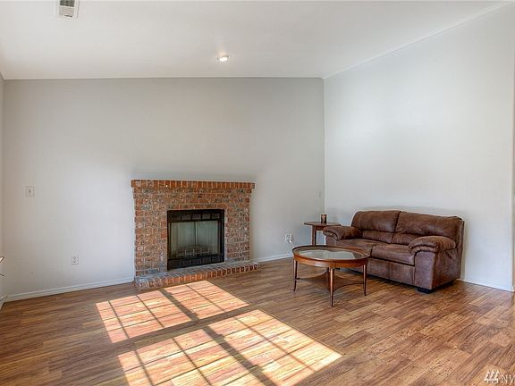 5th image of 22503 133rd Avenue Ct E