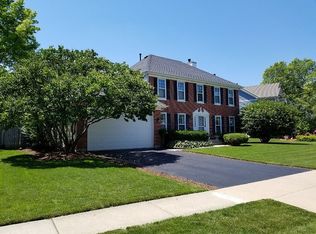 1831 White Oak Dr, Algonquin, IL 60102