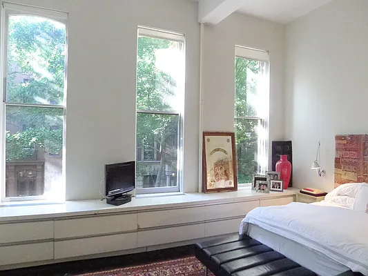 Rented by Sotheby's International Realty | media 17