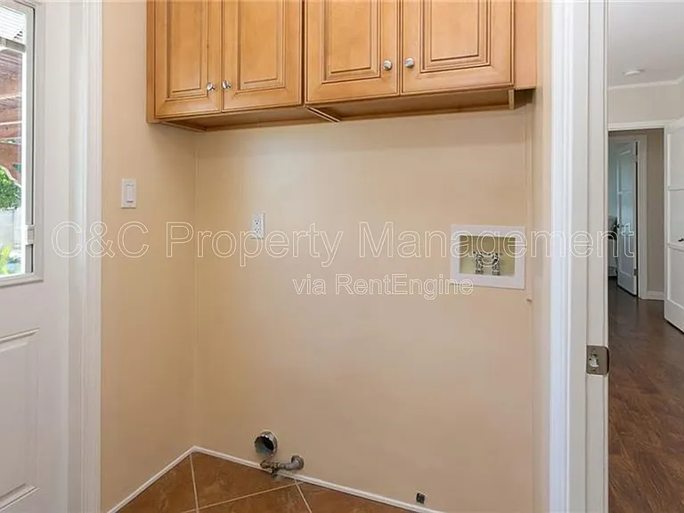 11252 Delano St — Photo 25