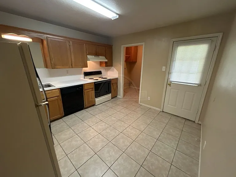 1905 Windward Dr — Photo 8