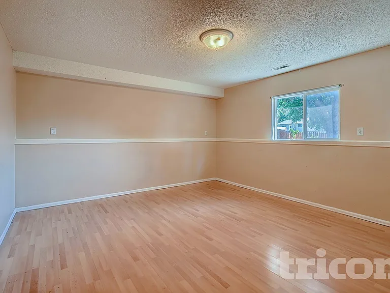 4650 Dooley Way — Photo 10