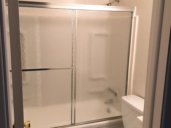 5th image of 208 W Washington St APT 6