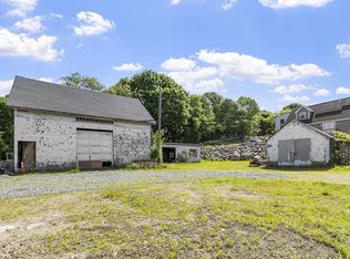 2 Deacon Farm Ln, Gloucester, MA 01930
