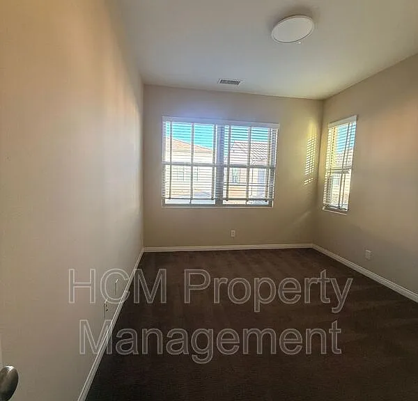 77 Diamond — Photo 18