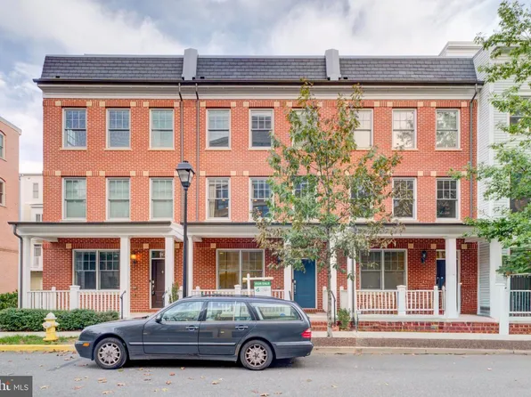 915 Parker Gray School Way, Alexandria, VA 22314