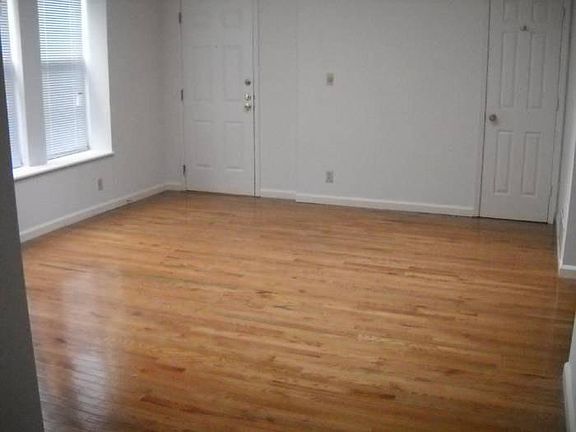 4th image of 5387 Pershing Ave APT E