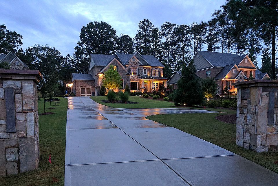 2nd image of 5117 Moore Rd
