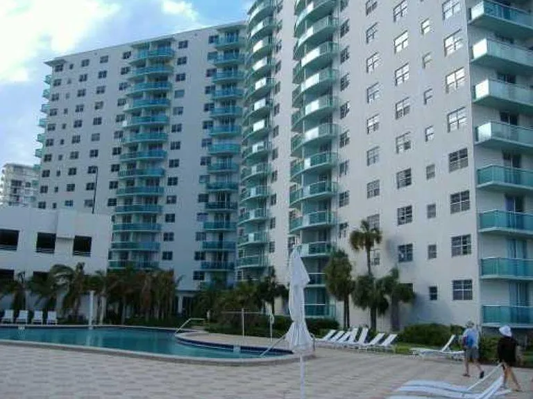 3901 N Ocean Dr — Photo 4