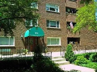 214 N Pine Ave APT 1C photo 1