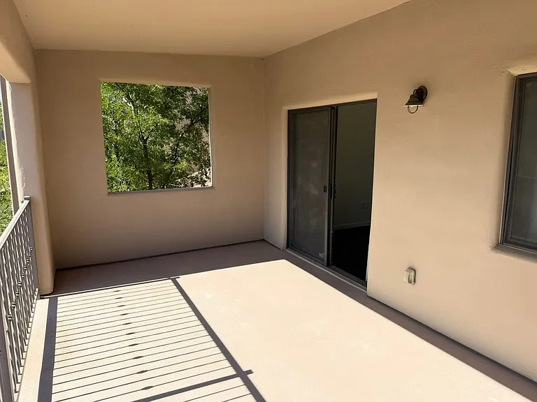 4112 N Thurston Ln #101 — Photo 3