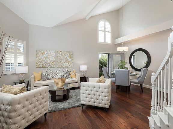4th image of 277 Prairiewood Ct