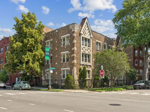 1956 W Melrose St #202, Chicago, IL 60657