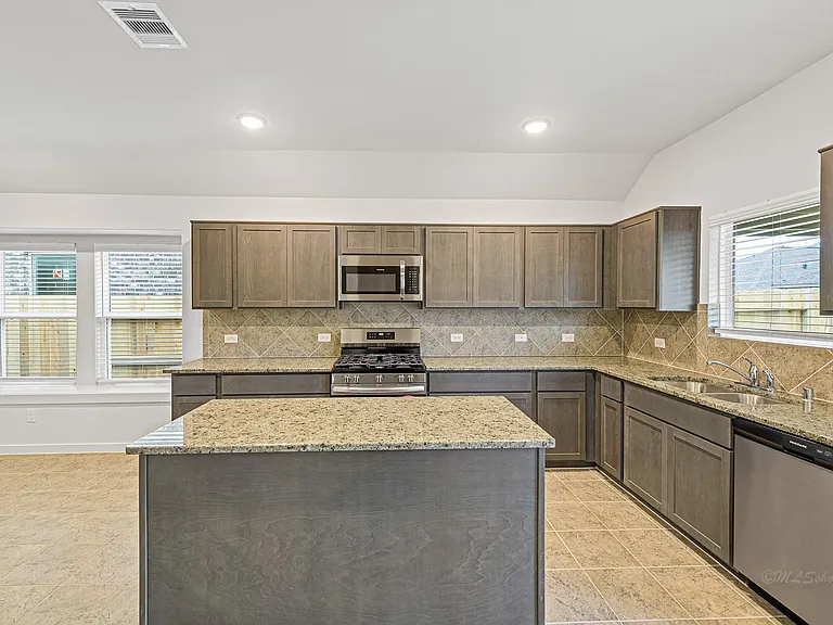 21259 Shore Bluff Dr — Photo 5