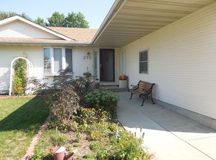 213 Willis Ave, Rochelle, IL 61068