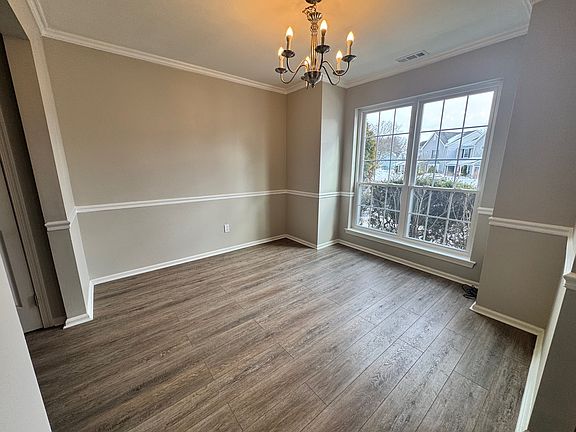 3rd image of 26 Fair Oaks Ct