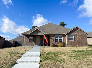 3104 SW Featherston Rd, Bentonville, AR 72713