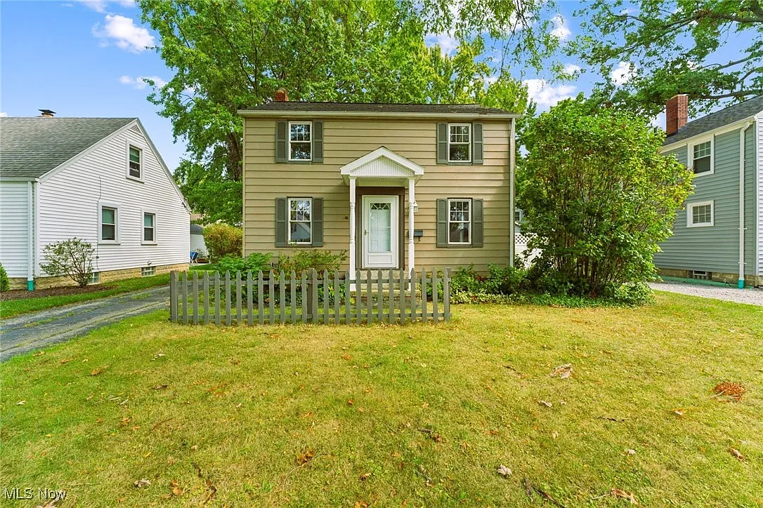 127 Inwood Blvd photo 1