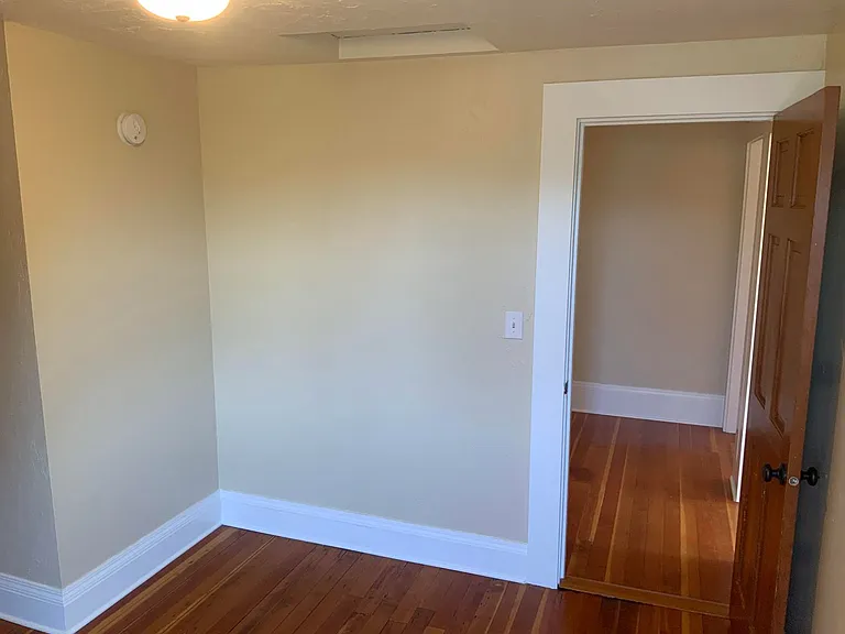 1006 W 12th Aly — Photo 11