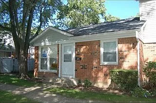 2071 Essex Ct photo 1