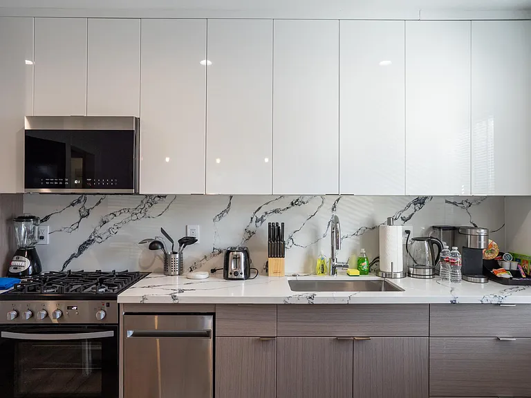 10863 Kling St #1 — Photo 11