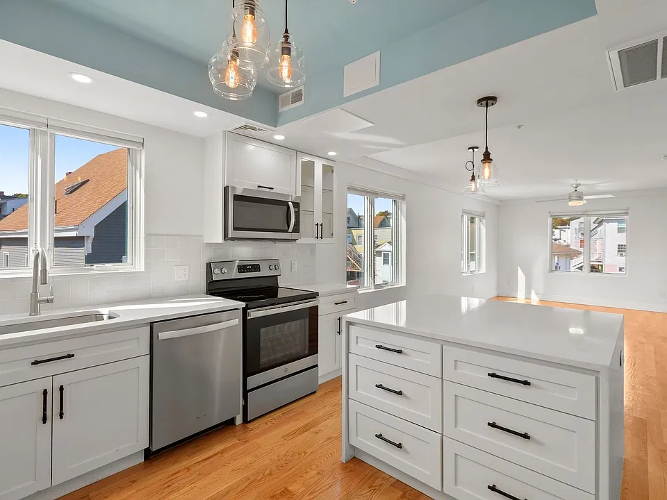42 Dennis St #2
