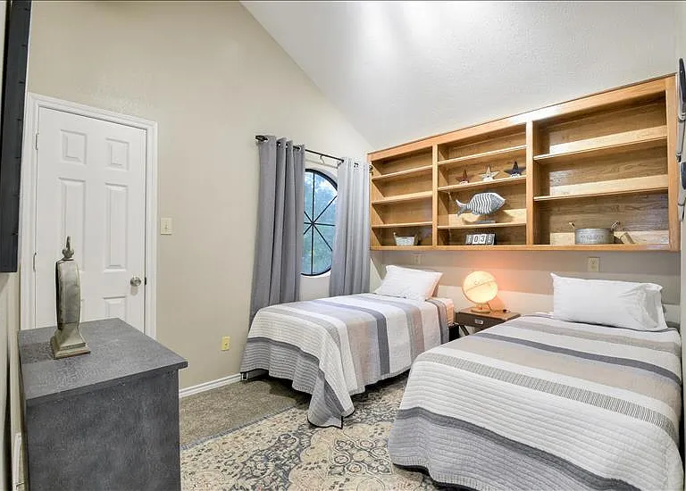 105 Summit Cv — Photo 11