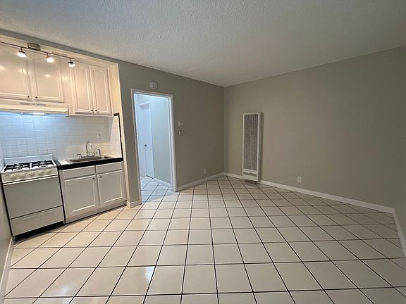 3rd image of 4228 N Lakewood Blvd APT F