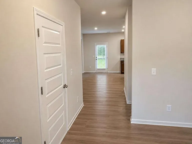 3 Longbrooke Dr SE — Photo 2