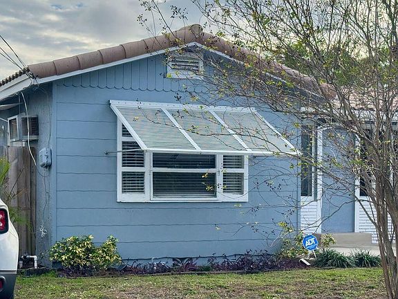 2nd image of 902 NE 34th Street