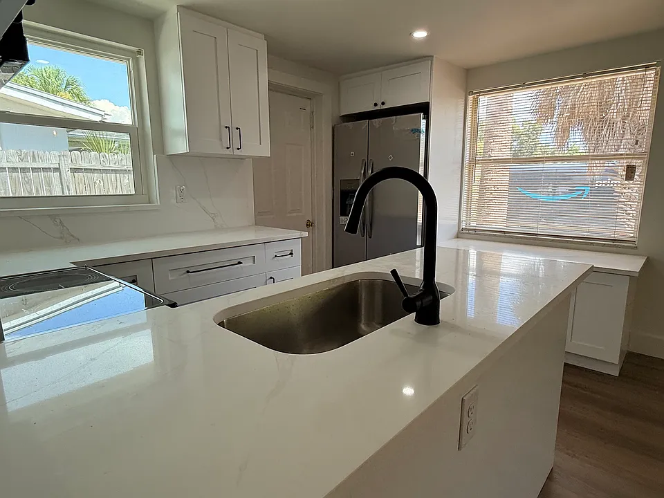 Touchless faucet