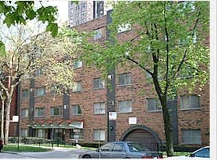 431 W Barry Ave APT 421, Chicago, IL 60657