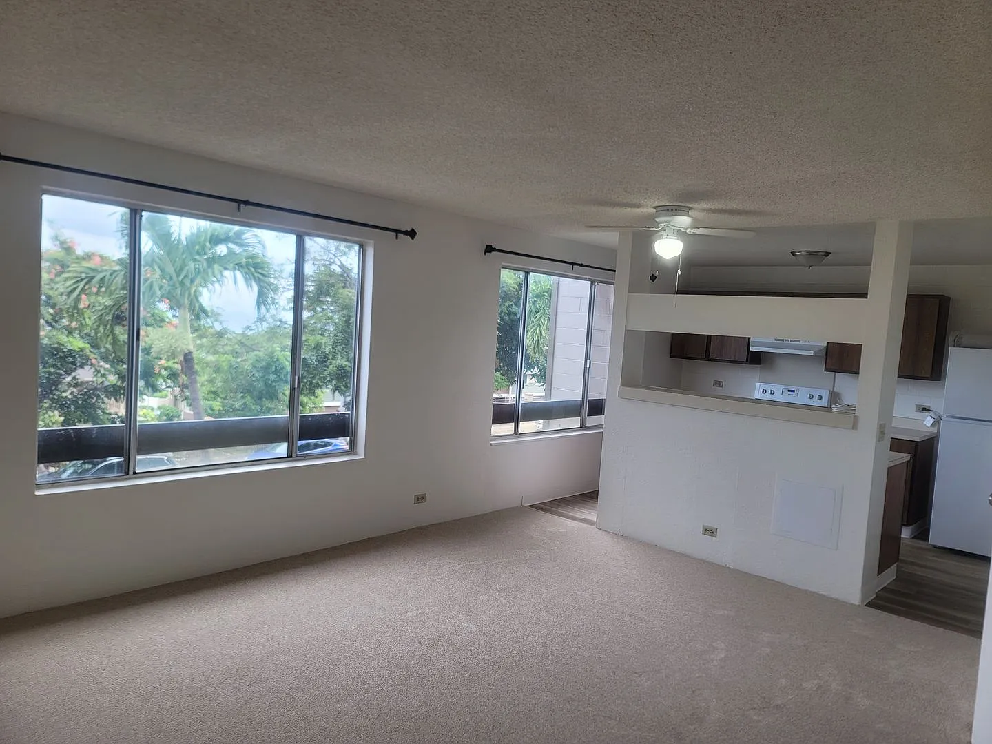 Palehua Villas - 2 bedroom, 1.5 bath, 2 parking — Photo 2