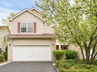 909 Cynthia Ln, Lake In The Hills, IL 60156