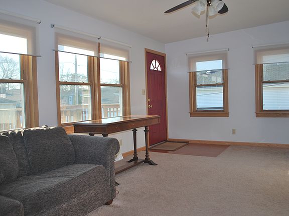 5th image of 3137 N Oriole Ave
