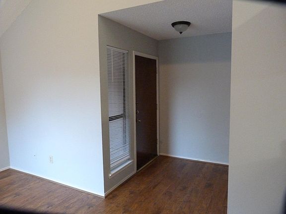 3rd image of 556 Kirkland Dr