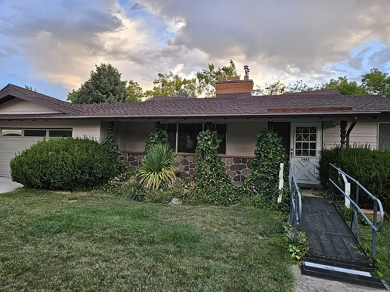 1465 E Spring Ln — Photo 1