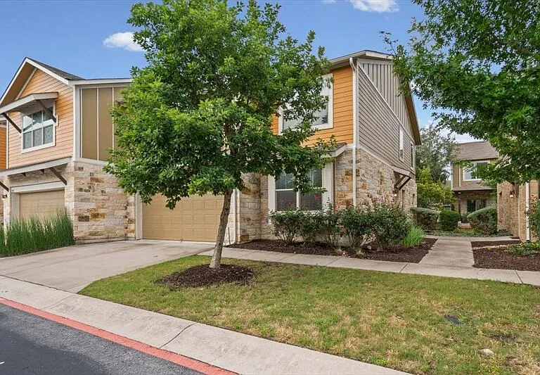 516 E Slaughter Ln — Photo 8