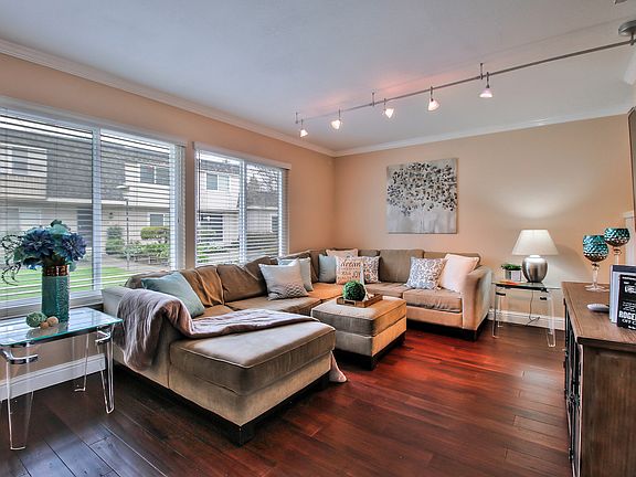 5th image of 7088 Coral Gables Cir