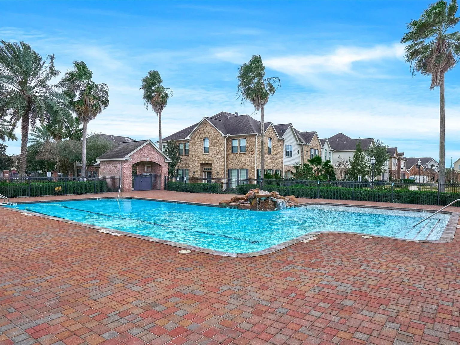 2 bed, 2.5 bath, 1752 sqft, $1,950 — Photo 4