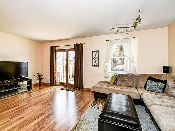 5th image of 24 Big Acre Sq Unit 19-2