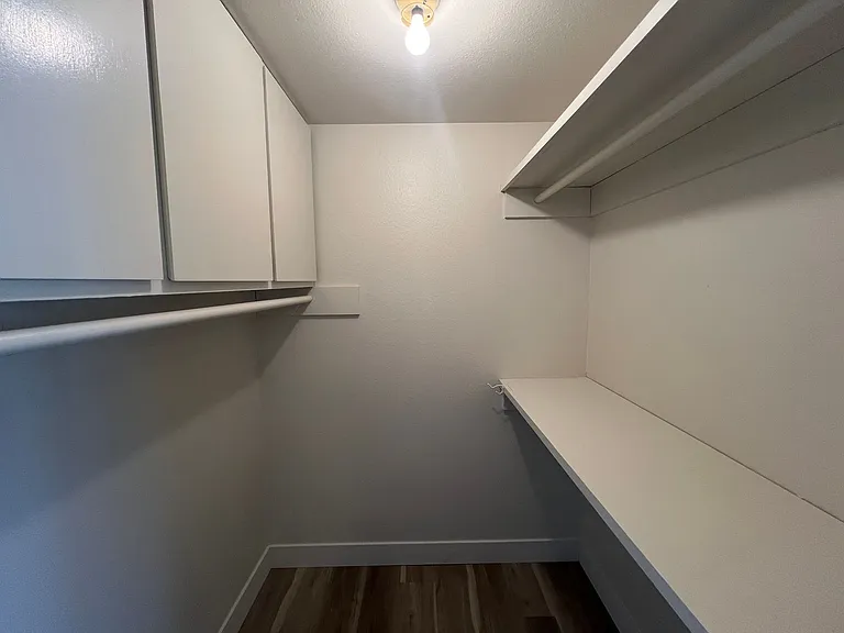 10th Street Square Apartments — Photo 29