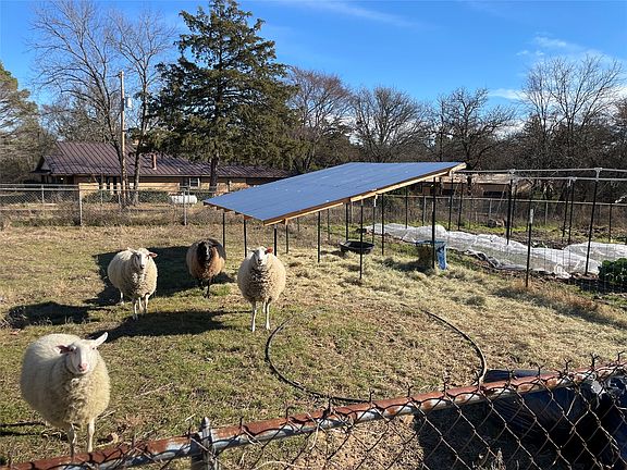 3rd image of 1846 Richerson Rd